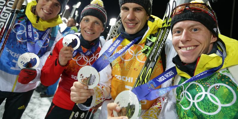 Die deutsche Biathlon-Staffel von Sotschi 2014 bekommt über elf Jahre später doch noch Olympia-Gold. - Foto: picture alliance / Kay Nietfeld/dpa