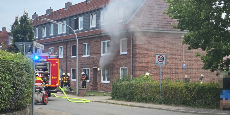 FW-RD: Feuerwehr rettet 3 Katzen nach Zimmerbrand in Schacht-Audorf - Foto: presseportal.de