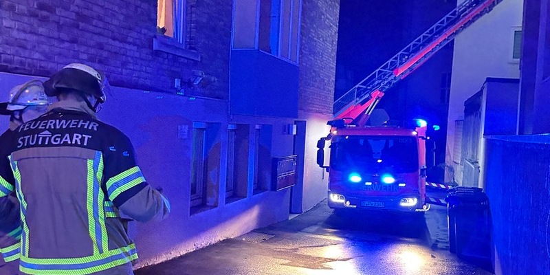 FW Stuttgart: -Akku brennt auf Balkon -Feuerwehr verhindert durch schnelles Eingreifen Ausbreitung auf weitere Wohnungen - Foto: presseportal.de