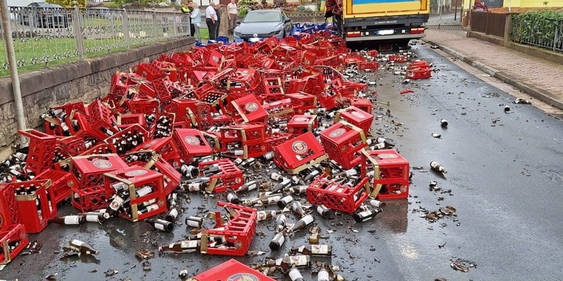 POL-NOM: Mangelnde Ladungssicherung führt zu Unfall - Foto: presseportal.de