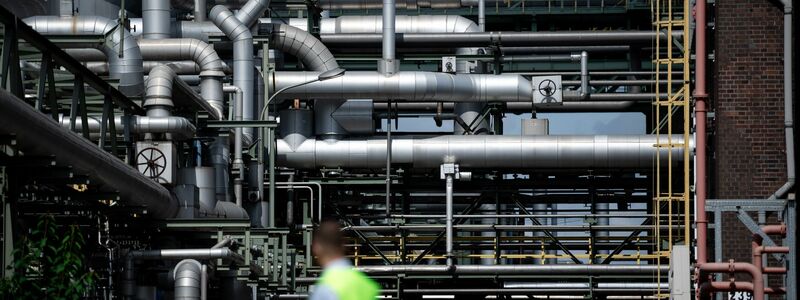 Die Chemie-Industrie hat mit gestiegenen Energiepreisen zu kämpfen. (Archivfoto) - Foto: Fabian Strauch/dpa