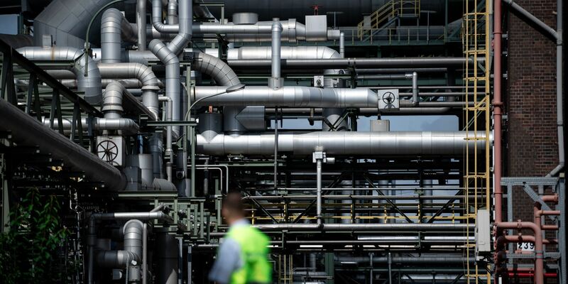 Die Chemie-Industrie hat mit gestiegenen Energiepreisen zu kämpfen (Archivfoto). - Foto: Fabian Strauch/dpa