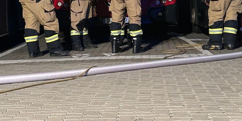 FW Mettmann: + + + Gewerbebrand + + + - Foto: presseportal.de