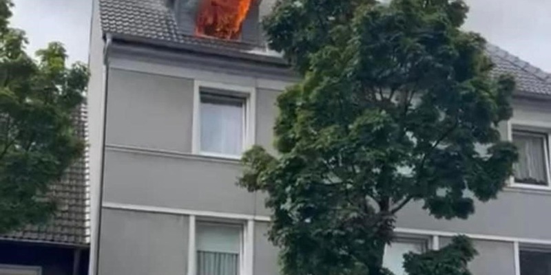 FW-GLA: Wohnungsband im Dachgeschoss eines Mehrfamilienhauses - Foto: presseportal.de