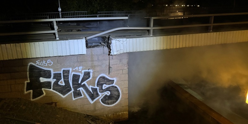 FW Dresden: Teileinsturz der Carolabrücke - Foto: presseportal.de