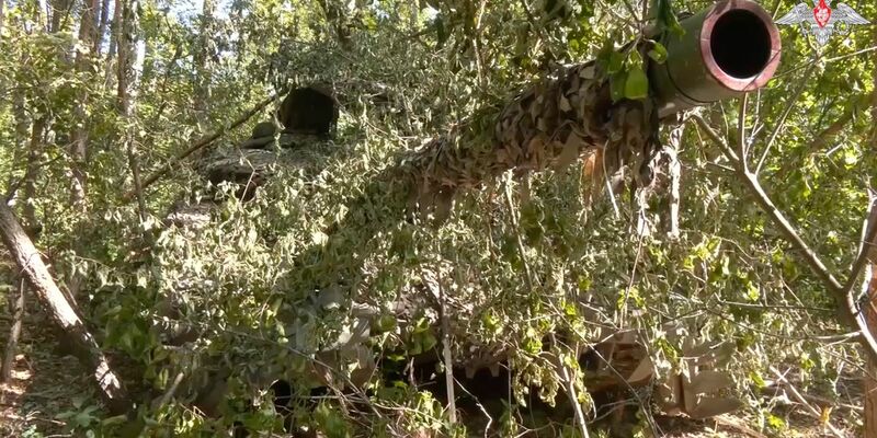 Ukrainische Soldaten waren Anfang August überraschend in das Gebiet Kursk vorgestoßen - nun versuchen russische Truppen nach eigenen Angaben mit einer Gegenoffensive, sie zurückzudrängen. (Archivbild) - Foto: Uncredited/Rusian Defense Ministry Press Service/AP/dpa