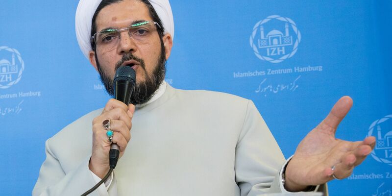 Mohammad Hadi Mofatteh ist Leiter des inzwischen verbotenen Islamischen Zentrums Hamburg. - Foto: Christian Charisius/dpa