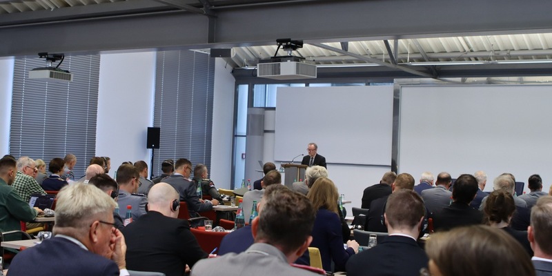 Streitkräfte zwischen den Weltkriegen: Eröffnung der 63. Internationalen Tagung für Militärgeschichte - Foto: presseportal.de