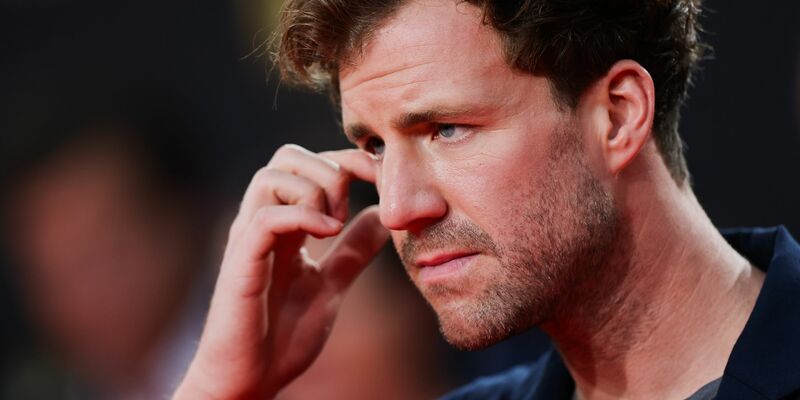 Die Hosts des Podcasts «Die Deutschen» stellen sich hinter den in der Kritik stehenden Luke Mockridge. (Archivbild) - Foto: Rolf Vennenbernd/dpa