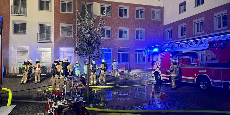 FW-KLE: Brand am Postgebäude - Foto: presseportal.de