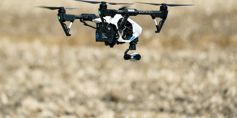 Auch Drohnen haben hierzulande zuletzt Militärstandorte überflogen. (Archivbild)  - Foto: Jan Woitas/dpa-Zentralbild/dpa