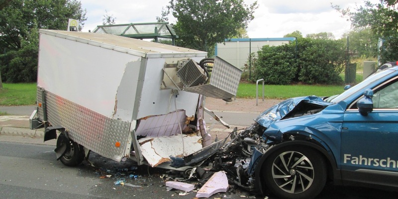 POL-OL: +++Pressemitteilung des Polizeikommissariates Bad Zwischenahn: Verkehrsunfall in Edewecht mit zwei Verletzten Personen+++ - Foto: presseportal.de
