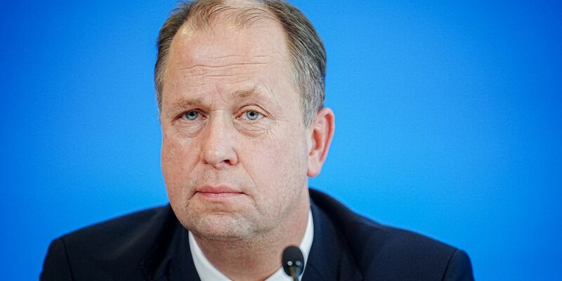 Als Sonderbevollmächtigter für Migrationsabkommen soll Joachim Stamp (FDP) helfen, Arbeitskräfte aus dem Ausland zu gewinnen und Herkunftsländer von Asylbewerbern dazu zu dafür zu sorgen, dass Ausreisepflichtige in ihre Heimat zurückkehren.  - Foto: Kay Nietfeld/dpa