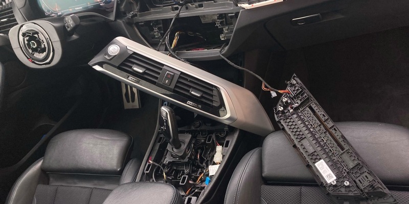 POL-RBK: Bergisch Gladbach - Diebe haben es auf Lenkrad und Navigationssystem abgesehen - Foto: presseportal.de