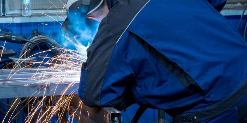 Die Kurzarbeit in der deutschen Industrie nimmt zu. - Foto: Jens Büttner/dpa-Zentralbild/dpa