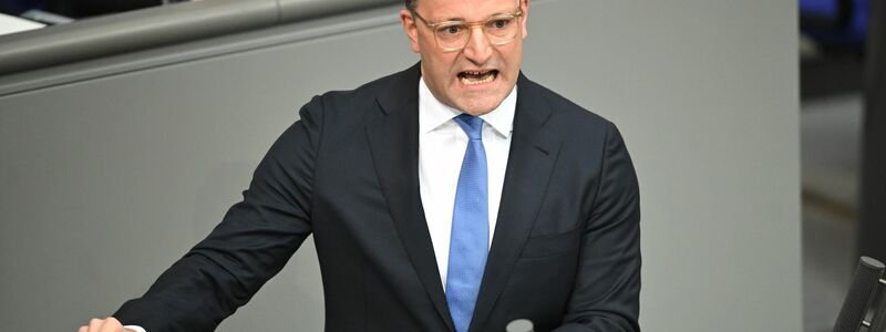 CDU-Wirtschaftspolitiker Spahn macht Habeck heftige Vorwürfe. - Foto: Philip Dulian/dpa