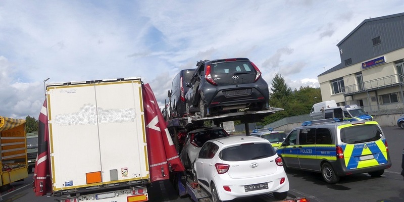 POL-OH: Polizei zieht Bilanz: Gefährliche Verstöße bei Schwerverkehrskontrollen in Kirchheim - Foto: presseportal.de