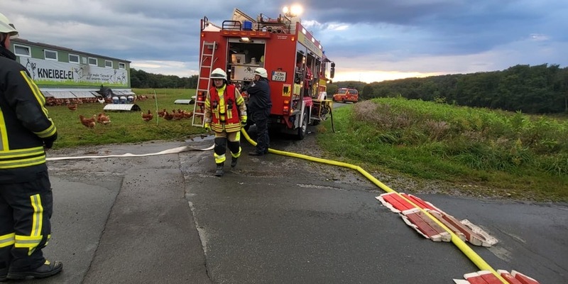 FW-EN: Brand auf Bauernhof- 45 Einsatzkräfte der Hattinger Feuerwehr üben den Ernstfall - Foto: presseportal.de