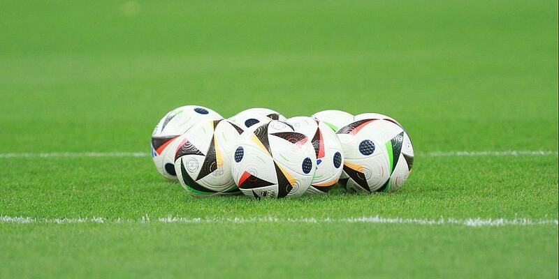 Fußbälle (Archiv) - Foto: über dts Nachrichtenagentur