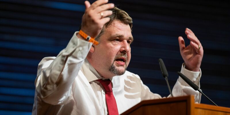 NRW-Sozialminister Laumann tritt als CDA-Vorsitzender ab. - Foto: Jacob Schröter/dpa