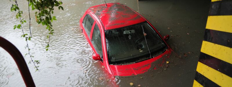 Ganze Regionen in Tschechien leiden unter einem Jahrhunderthochwasser. - Foto: Sznapka Petr/CTK/dpa