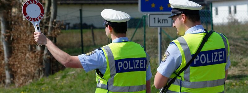 An einem Teil der deutschen Grenzen gibt es schon länger Kontrollen, nun soll an allen Landgrenzen kontrolliert werden - also etwa auch an der Grenze zu Belgien. (Archivbild) - Foto: Henning Kaiser/dpa