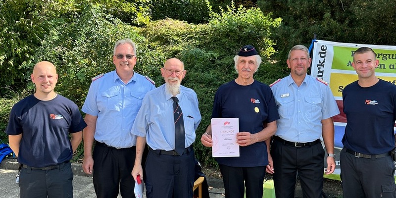 FW Helmstedt: Jubiläum 60 Jahre Jugendfeuerwehr und Ehrung Gründungsmitglieder - Foto: presseportal.de