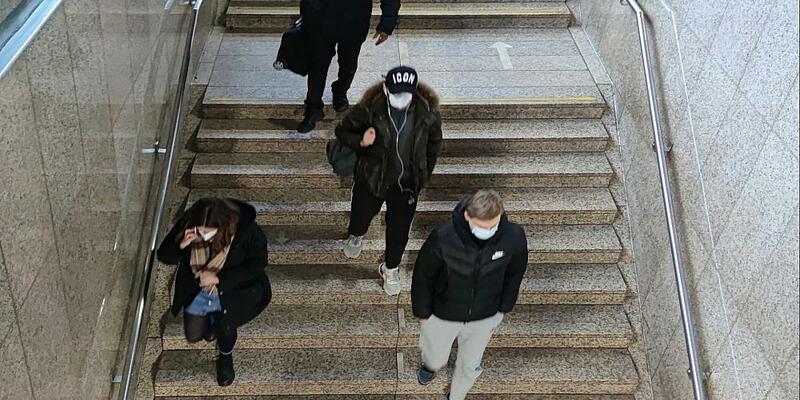 Menschen mit Maske (Archiv) - Foto: über dts Nachrichtenagentur