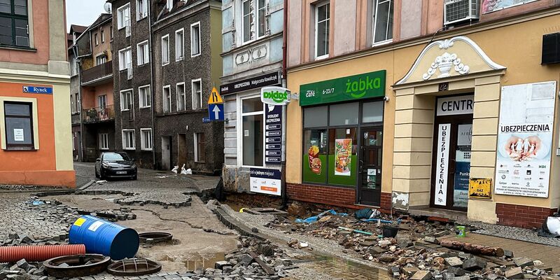 Überschwemmte Gebiete in Polen. Dort rüstet sich nun die Region um Breslau auf das Hochwasser in der Oder. (Foto Aktuell) - Foto: Michal Meissner/PAP/dpa