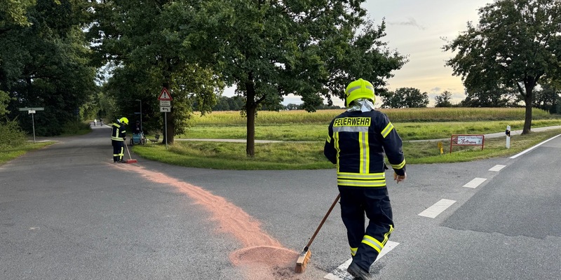 FW Flotwedel: Praxisnahe Ausbildung: Jugendfeuerwehr Eicklingen erhält Einblick in die Arbeit der Einsatzabteilung - Realeinsatz während Übung erfolgreich abgearbeitet - Foto: presseportal.de