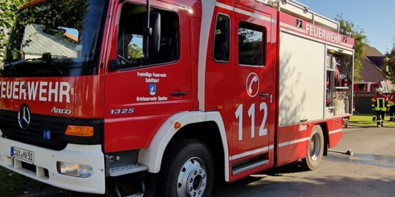 FFW Schiffdorf: Schneller Einsatz der Feuerwehr kann Großbrand verhindern - Foto: presseportal.de