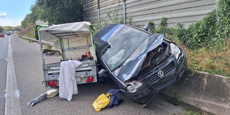 POL-DEL: Autobahnpolizei Ahlhorn: Verkehrsunfall mit einer leicht verletzten Person auf der Autobahn 28 in Delmenhorst +++ Erhebliche Verkehrsbehinderungen - Foto: presseportal.de