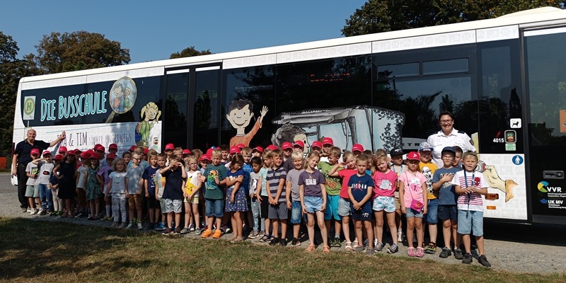POL-HST: Schulwegsicherheit mithilfe der Busschule - Foto: presseportal.de