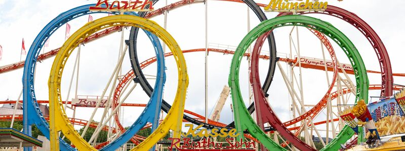 Beim Aufbau der legendären «Olympia Looping»-Achterbahn wurde ein Arbeiter tödlich verletzt. - Foto: Lennart Preiss/dpa