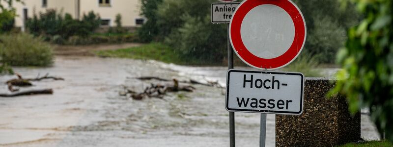 In Bayern hat der Dauerregen nachgelassen. - Foto: Armin Weigel/dpa