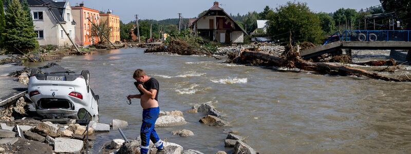 In Tschechien rechnen Experten mit hohen Hochwasser-Schäden. - Foto: Deml Ondrej/CTK/dpa