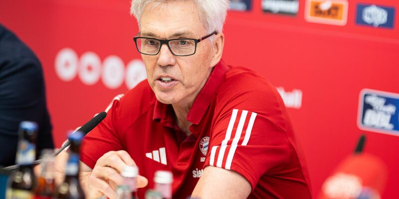 Gordon Herbert geht mit den Bayern-Basketballern als Favorit in die neue Saison. - Foto: Lukas Barth/dpa
