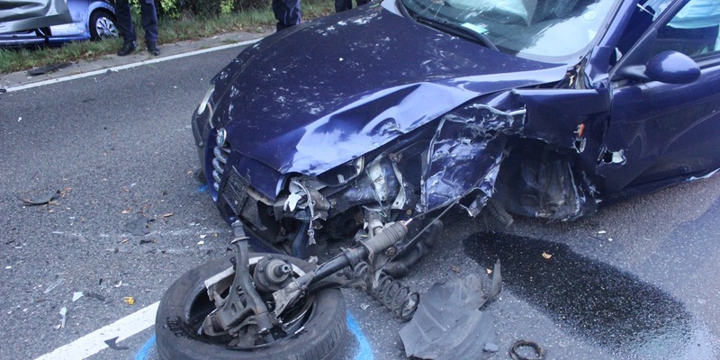 POL-RBK: Odenthal - Fahrer schläft am Steuer ein - zwei Schwerverletzte und hoher Sachschaden - Foto: presseportal.de