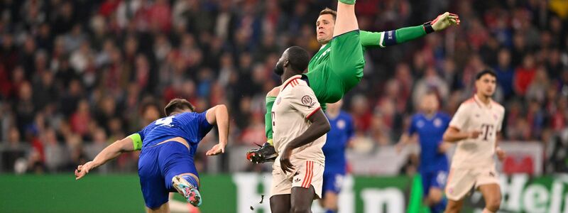 Manuel Neuer (oben) gibt nach seiner Auswechslung Entwarnung. - Foto: Michael Weber/Eibner-Pressefoto/dpa