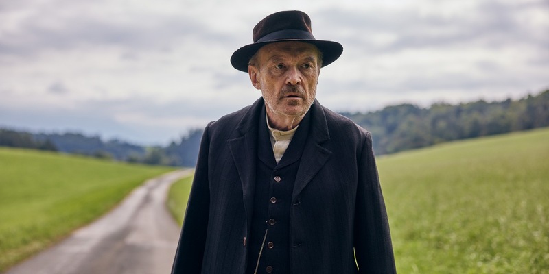 Dreharbeiten zur ZDF-Koproduktion Unruhe um einen Friedfertigen / Matti Geschonneck inszeniert zweiteiligen Fernsehfilm mit Josef Hader - Foto: presseportal.de