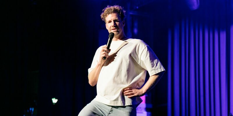 «Ich mag unkorrekte Witze», sagt Mockridge. - Foto: Michael Baumgartner/Kito/dpa