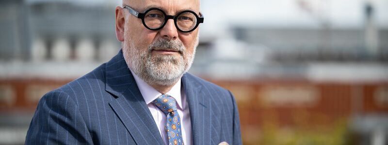 Der frühere SPD-Ministerpräsident von Schleswig-Holstein und heutige Cheflobbyist von Philip Morris Deutschland, Torsten Albig, setzt sich für Alternativen von Zigaretten ein. - Foto: Hannes P. Albert/dpa