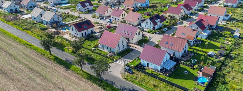 Am deutschen Immobilienmarkt erwarten Experten eine leichte Erholung im laufenden Jahr (Archivfoto). - Foto: Jan Woitas/dpa