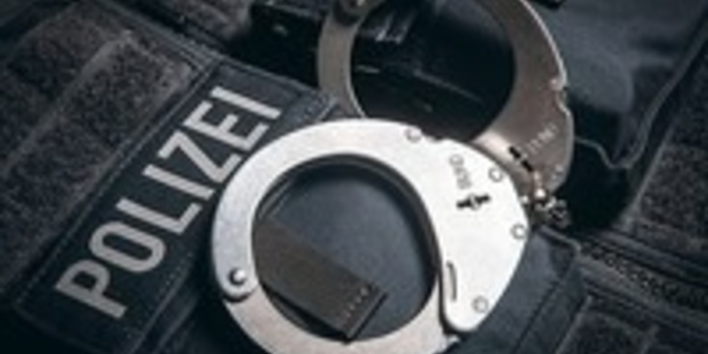 BPOL NRW: Zwei Tage, fünf Haftbefehle - Bundespolizei nimmt mehrere Personen fest - Foto: presseportal.de