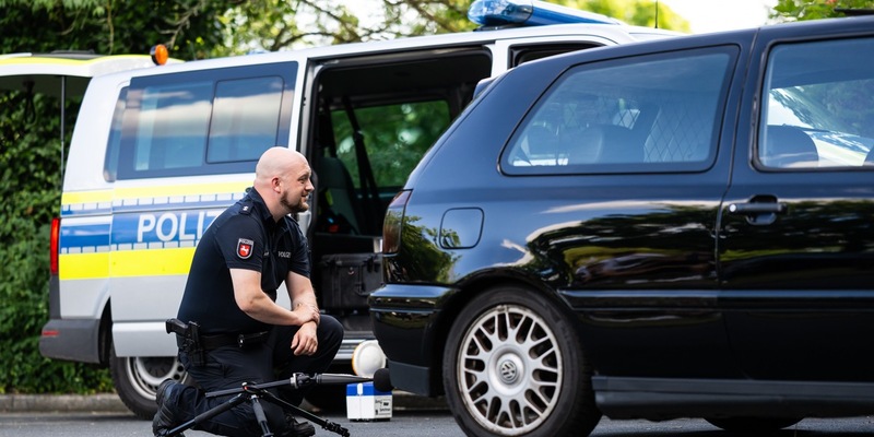 POL-LG: ++ Tuning-Talk mit der AG Poser - Sa. 28.09.24 - 17 - 20 Uhr im Rahmen des 3. CCS.Meet Tuningtreffenns in Dannenberg ++ Polizeibeamte bieten lockere Fachgespräche, Beratung und ... - Foto: presseportal.de