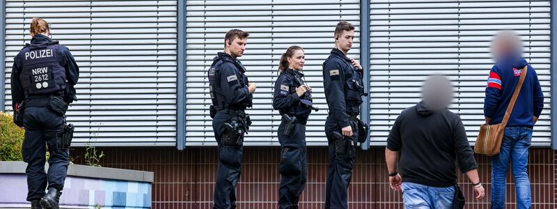 In der Gesamtschule in Duisburg mit fast 1300 Schülerinnen und Schülern sind die Bildungsgänge Hauptschule, Realschule und Gymnasium zusammengefasst. - Foto: Christoph Reichwein/dpa