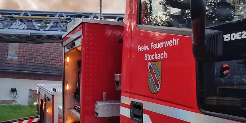 FW Stockach: Überlandhilfe zum Gebäudebrand in den Bodenseekreis - Foto: presseportal.de
