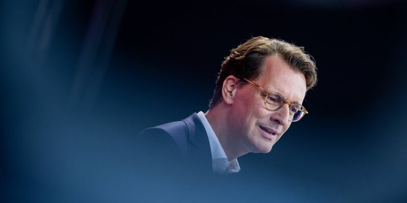 Wüst rät Union zu neuem Stil. (Archivbild) - Foto: Rolf Vennenbernd/dpa