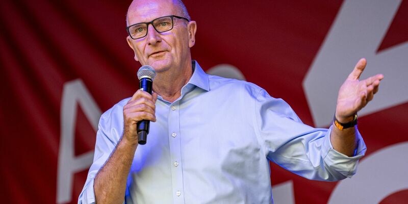 Die SPD von Ministerpräsident Woidke liegt in einer neuen Umfrage einen Punkt hinter der AfD. (Archivfoto) - Foto: Fabian Sommer/dpa
