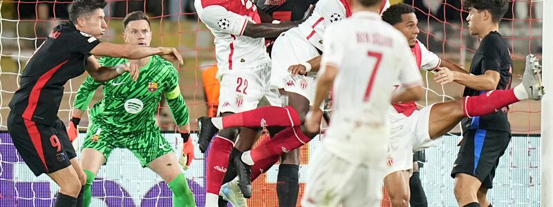 Monacos Maghnes Akliouche (m) traf zur 1:0-Führung. - Foto: Laurent Cipriani/AP